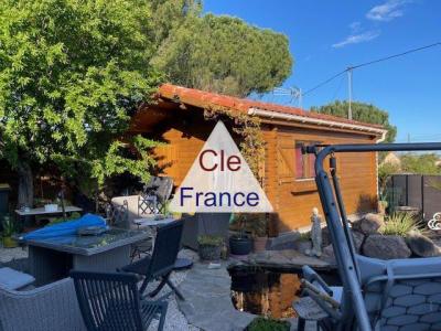 Villa R+1 137 M² + Chalet 20m² Sur 900m² De Terrain Clos Proche Centre