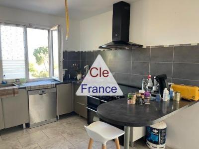 Villa R+1 137 M² + Chalet 20m² Sur 900m² De Terrain Clos Proche Centre