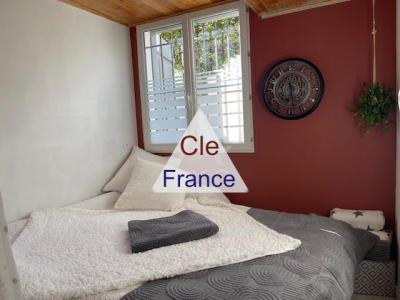 Villa R+1 137 M² + Chalet 20m² Sur 900m² De Terrain Clos Proche Centre