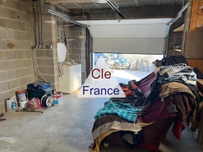 Villa R+1 137 M² + Chalet 20m² Sur 900m² De Terrain Clos Proche Centre