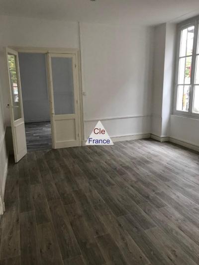 Immeuble Avec Fort Potentiel Locatif  Centre De Bleneau