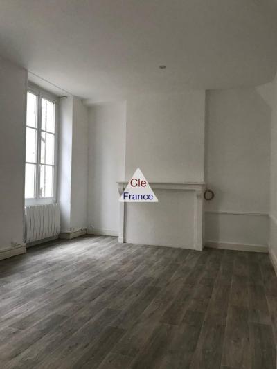 Immeuble Avec Fort Potentiel Locatif  Centre De Bleneau