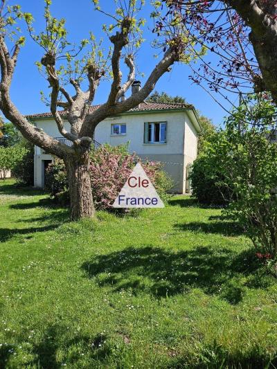 Rare Ensemble Immobilier à 2 Kms Du Centre-ville D\'eauze