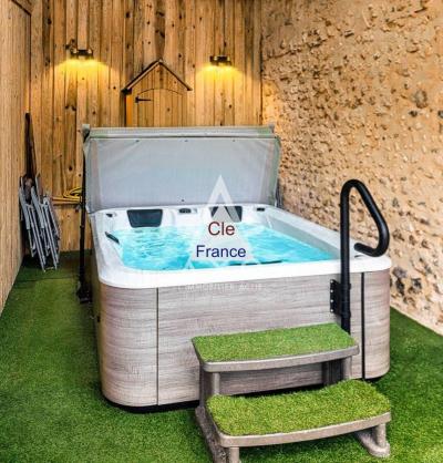 Propriete Percheronne D\'exception Avec Gîtes à Vendre  Les Menus 61290