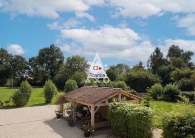 Propriete Percheronne D\'exception Avec Gîtes à Vendre  Les Menus 61290