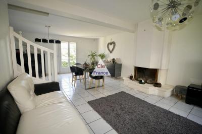 Maison Familiale Moderne  Quartier Residentiel Du Plateau