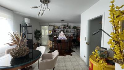 // Appartement 5 Pieces 135m² // 3 Chambres // Entierement Renove // Hyper Centre St Avold //
