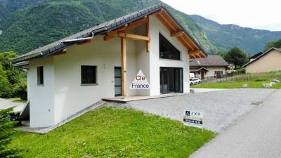 Rognaix (73730) : Maison Recente Avec Fort Potentiel + Studio Independant  600 M² De Terrain  À De
