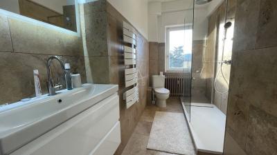 Apprtement 143 M² // Quartier Vacquiniere/ Terrasse // Cave // Parkings