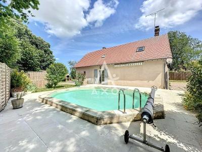 Charme De L\'ancien, Confort Moderne Et Prestations Rares  Longere Avec Piscine à Vendre à Saint-je