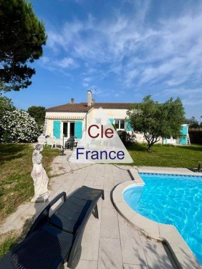 Centre Lavaur: Maison De Plain-pied De 114 M² Avec Piscine Et Jardin Arbore