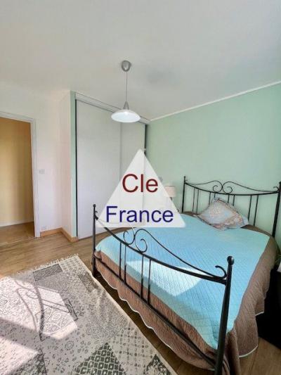 Centre Lavaur: Maison De Plain-pied De 114 M² Avec Piscine Et Jardin Arbore