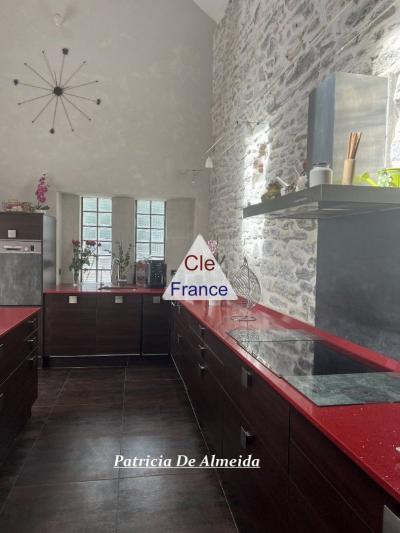 A Vendre Longere De Charme De 241 M2 Avec Piscine, Spa