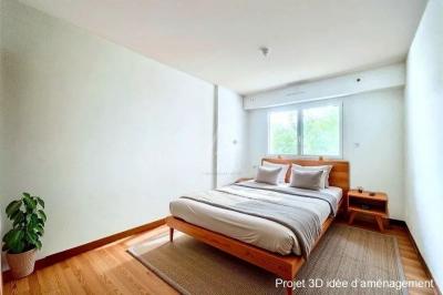 Appartement Renove En Duplex, Surface De 74 M2 Et Un Stationnement En Sous-sol, Vue Degagee, Au Ca