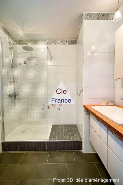 Appartement Renove En Duplex, Surface De 74 M2 Et Un Stationnement En Sous-sol, Vue Degagee, Au Ca