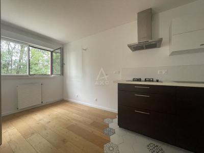 Appartement Renove En Duplex, Surface De 74 M2 Et Un Stationnement En Sous-sol, Vue Degagee, Au Ca