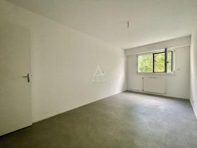 Appartement Renove En Duplex, Surface De 74 M2 Et Un Stationnement En Sous-sol, Vue Degagee, Au Ca