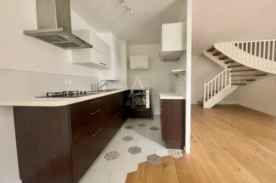 Appartement Renove En Duplex, Surface De 74 M2 Et Un Stationnement En Sous-sol, Vue Degagee, Au Ca