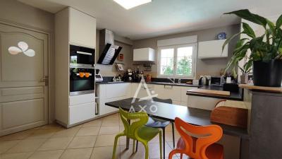 Maison Familiale 285 M²  7 Chambres, Piscine Chauffee, Sous-sol Total