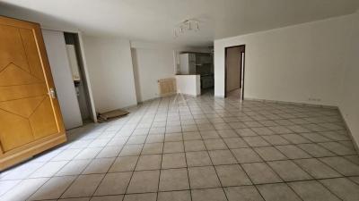 T3 Traversant Avec Balcon  Centre-ville D\'albertville (73200)