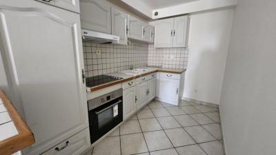 T3 Traversant Avec Balcon  Centre-ville D\'albertville (73200)