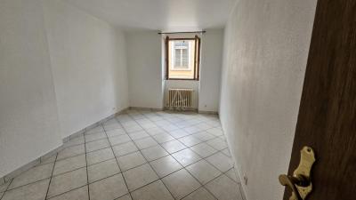 T3 Traversant Avec Balcon  Centre-ville D\'albertville (73200)