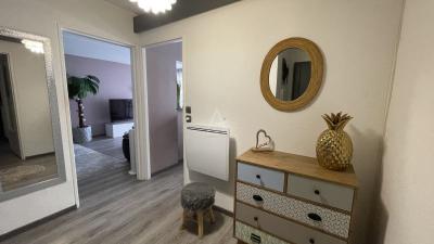 // Appartement 79 M² // Ascenseur // 2 Grandes Chambres // Cuisine Equipee Et Amenagee // Terrasse