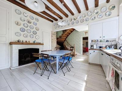 Elegante Maison De Maître Avec Parc Et Piscine