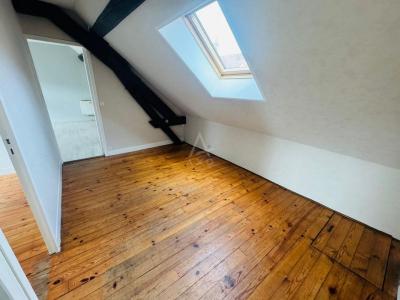 Maison De Ville Avec Jardin Arbore- Gien Centre- Bien Rare à Decouvrir !