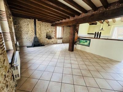 Maison De Ville Avec Jardin Arbore- Gien Centre- Bien Rare à Decouvrir !