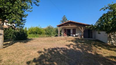 Maison T3 Avec Grand Terrain Arbore Et Grand Plan D\'eau