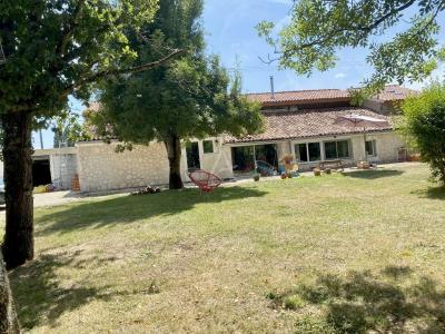 À Brizambourg  Longere Avec Gîte Attenant  290 M² Habitables