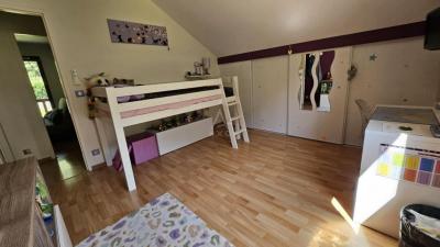 Superbe Maison Familiale T6 De 160 M² Avec Piscine, Annexes Et Grands Exterieurs  Entre Albertville