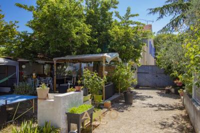 Puimoisson - Maison De Ville - Renovee - T8 - Deux Appartements - 168 M² - Piscine - Terrain 1 260 M