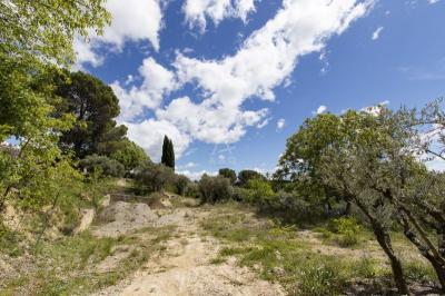 Valensole - Terrain Constructible - 1180m² - Viabilise - Expose Sud-ouest - Piscinable - 135 900 