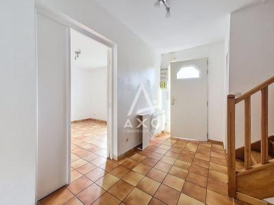 Maison Familiale 5 Pieces Avec Jardin Et Terrasse  Amblainville