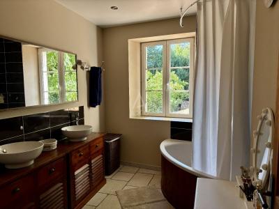 Fleurac. Maison Ancienne De Type 7 Pieces Renovee Avec Gout Sur Une Parcelle De 1375 M² Avec Grange