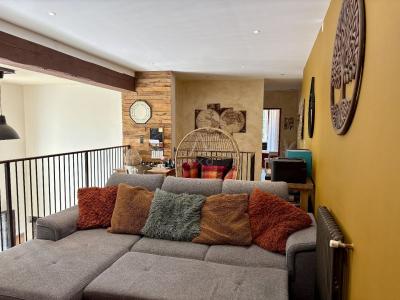 Fleurac. Maison Ancienne De Type 7 Pieces Renovee Avec Gout Sur Une Parcelle De 1375 M² Avec Grange