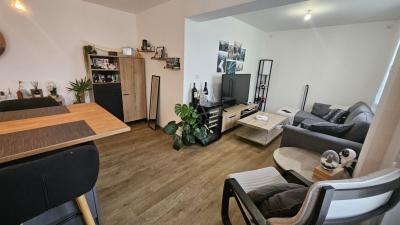 Albertville (73200)  T3 Renove Avec Parking Dans Residence Securisee