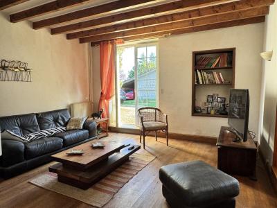 À Seulement 13 Km D\'angouleme Dans Un Lieu Plein De Charme Et De Potentiel, Ideal Pour Projet Famil