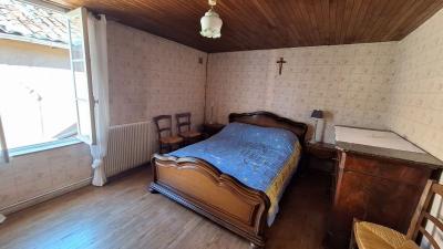 Maison Avec 2 Studios Independants  163 M² Habitables Sur 274 M² De Terrain  Belves