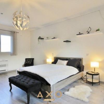 NÎmes (30900)  Villa 165 M²  Terrain 5 000 M²  Piscine  Au Calme - 445 000 Euros