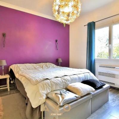 NÎmes (30900)  Villa 165 M²  Terrain 5 000 M²  Piscine  Au Calme - 445 000 Euros
