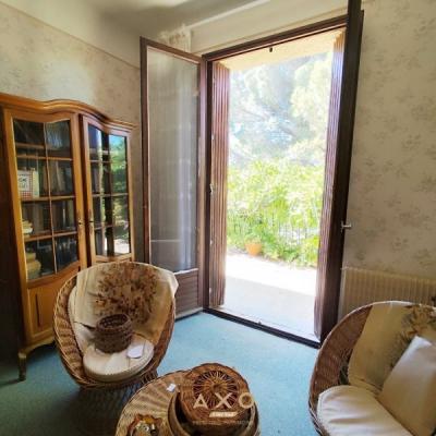 Uzes - Villa - T9 - 242 M2 - Piscinable - Grand Garage - Jardin 1655 M2 - 620 000
