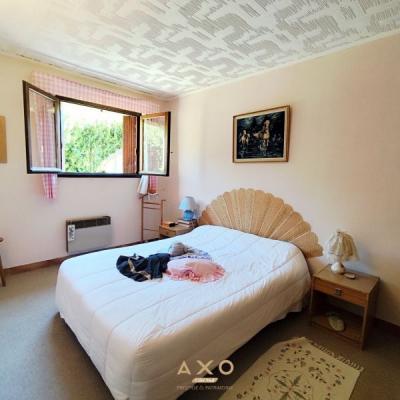 Uzes - Villa - T9 - 242 M2 - Piscinable - Grand Garage - Jardin 1655 M2 - 620 000