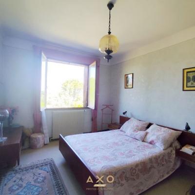 Uzes - Villa - T9 - 242 M2 - Piscinable - Grand Garage - Jardin 1655 M2 - 620 000