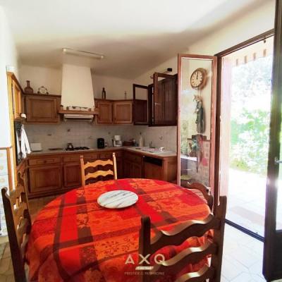 Uzes - Villa - T9 - 242 M2 - Piscinable - Grand Garage - Jardin 1655 M2 - 620 000