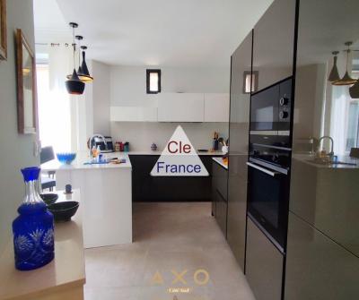 NÎmes  Appartement Haussmannien Renove  160 M²  3 Chambres  Garage  HÔtel Particulier Xixe  1e