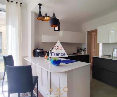 NÎmes  Appartement Haussmannien Renove  160 M²  3 Chambres  Garage  HÔtel Particulier Xixe  1e
