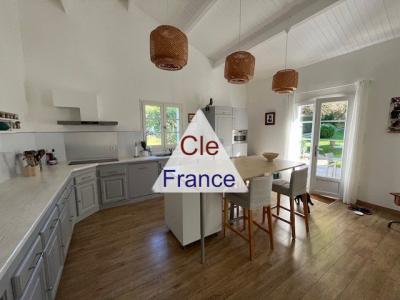 Angouleme Nord : Belle Maison De 220m² Sur Parc Clos
